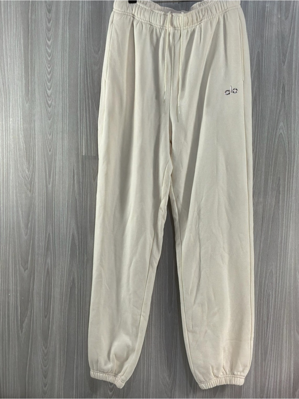 ALO Yoga Accolade Sweatpant Joggers Ivory Oversized Baggy Size Medium Athleisure - Picture 2 of 8